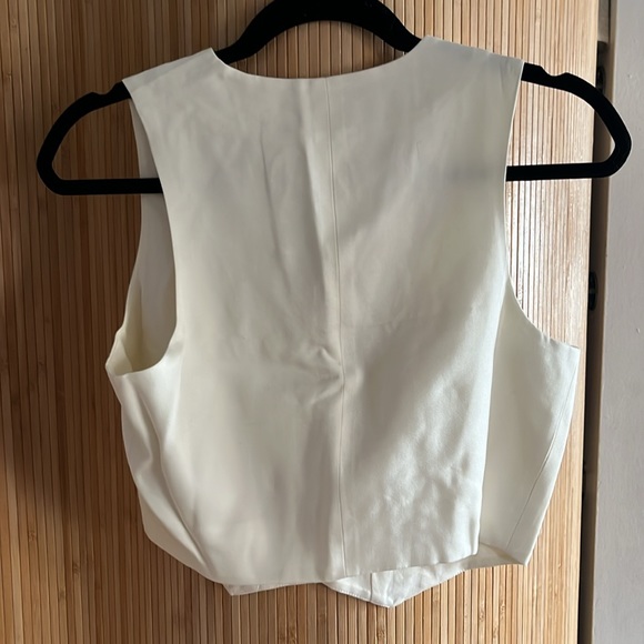 Donni cropped white vest - Picture 4 of 5